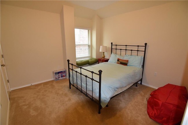 Building Photo - 325 Banin Malone Ln