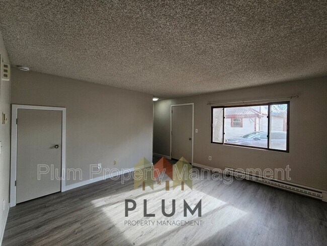 Building Photo - Lease Pending | 809 Bulwer Street