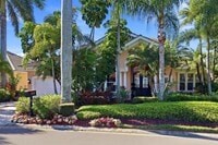 Building Photo - 1007 3rd St E