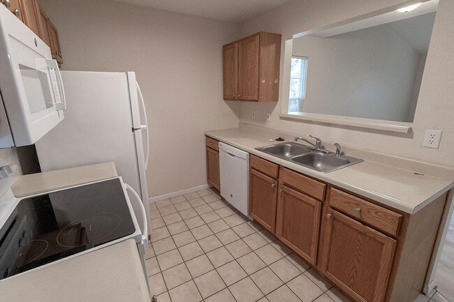 Building Photo - 1325 Godas Cir