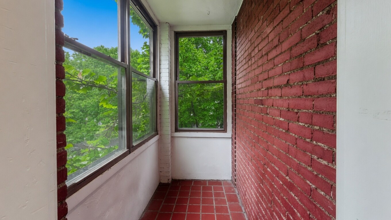 Building Photo - 3117 N Orchard St