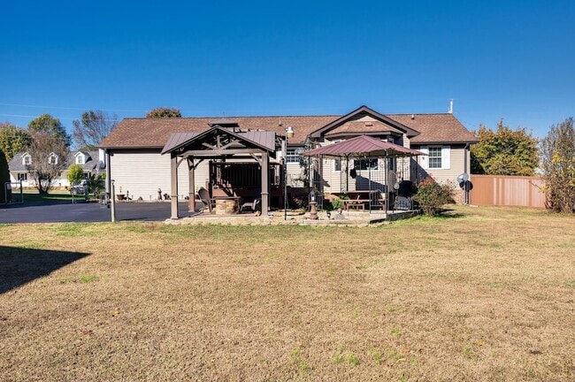 Building Photo - 808 Water View Terrace