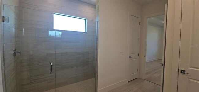 Building Photo - 2625 Waterfront Cir