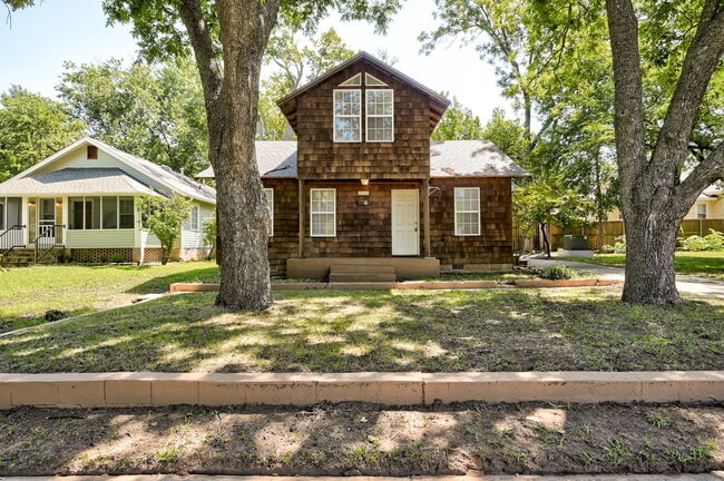 Building Photo - 639 S Pickard Ave