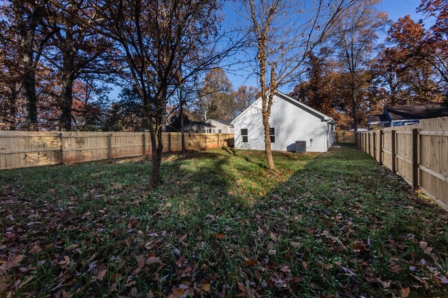 Building Photo - 805 Rodey Ave