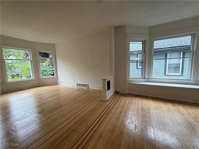 Building Photo - 1429 W 107th St