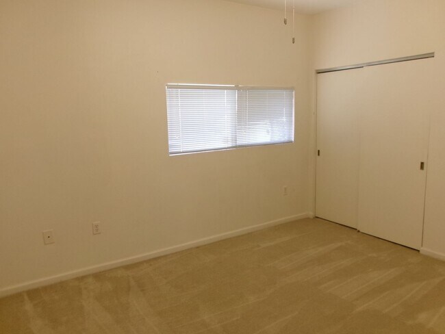 Building Photo - T0365 - MOANALUA VILLAGE #11H