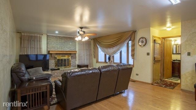 Building Photo - 4 br, 3 bath House - 10837 Lorel Avenue