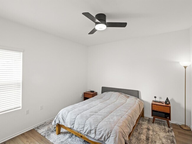 Building Photo - 2729 Louris Ln