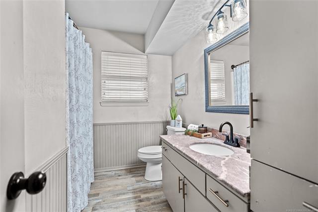 Building Photo - 2026 11th Ave NW