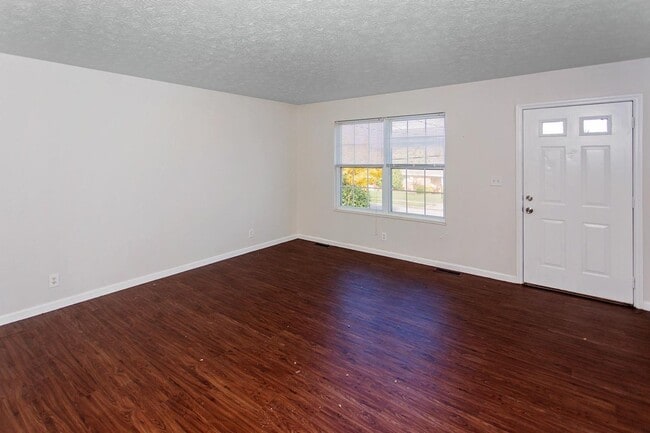 Building Photo - DELHI TOWNSHIP-Cute updated 3 bedroom 2bath ranch in OHSD w/huge 2 car garage