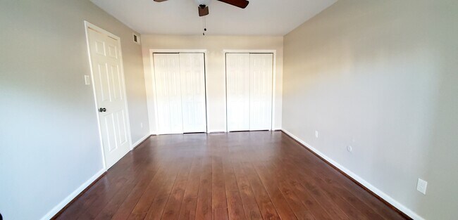 Building Photo - 8527 Hearth Dr