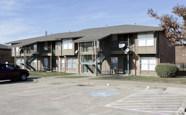Primary Photo - Crosswinds Apartments