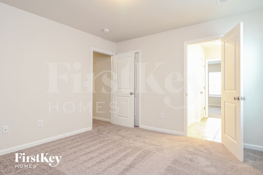 Building Photo - 625 Goldburn Wy