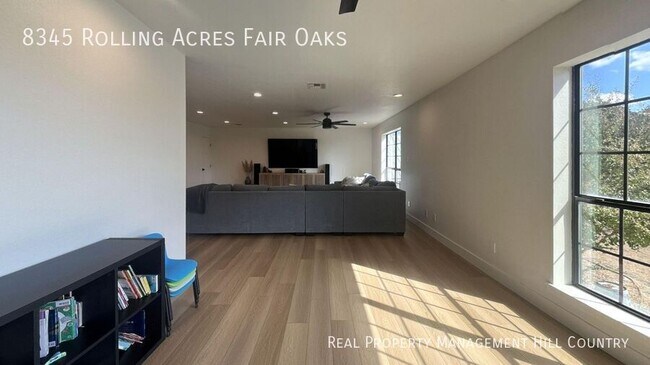 Building Photo - 8345 Rolling Acres Trail