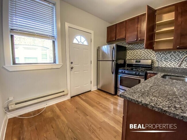 Building Photo - 0 bedroom in CHICAGO IL 60640