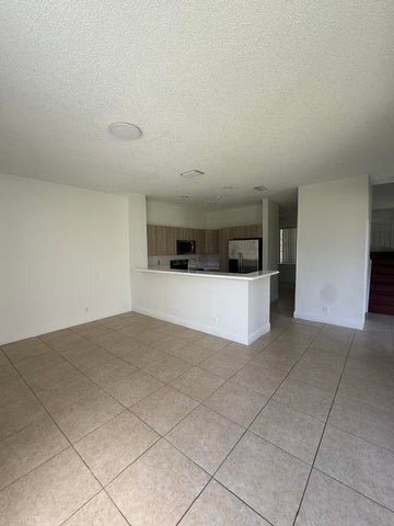 Building Photo - 686 Lone Pine Ln
