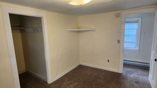 Building Photo - Single Family Three Bedroom Home in Salama...