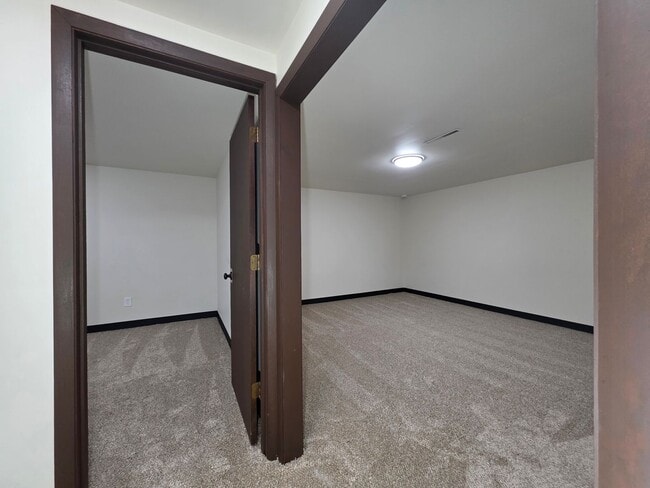 Building Photo - 1213-1215-1215 S Erie St