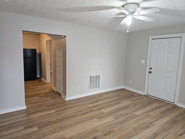 Building Photo - 422 Meriwether St