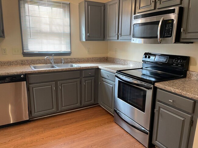 Building Photo - JAMESTOWN #39