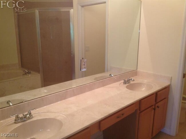 Building Photo - 10038 Chiana Cir
