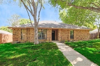 Building Photo - 653 Raven Ln