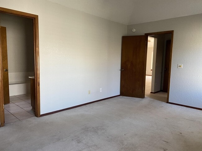 Building Photo - 541 NW 170th St