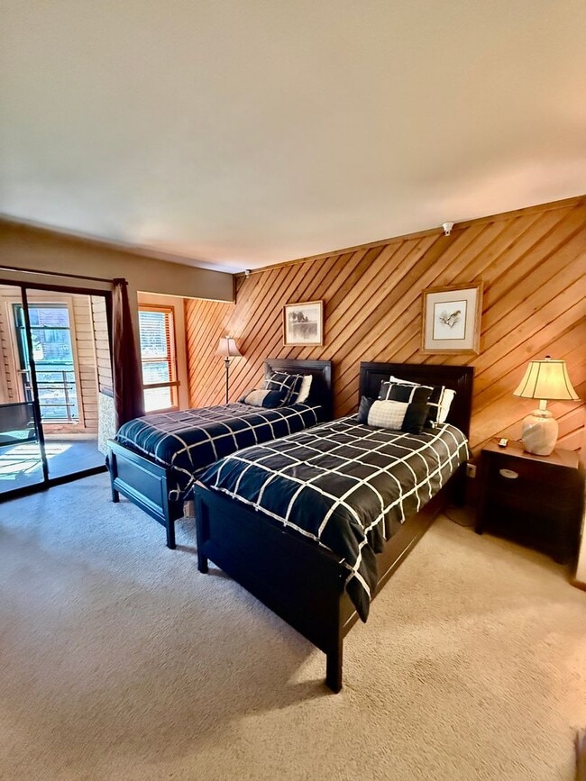 Building Photo - FOR RENT – Aspen Creek Condo in Mammoth Lakes