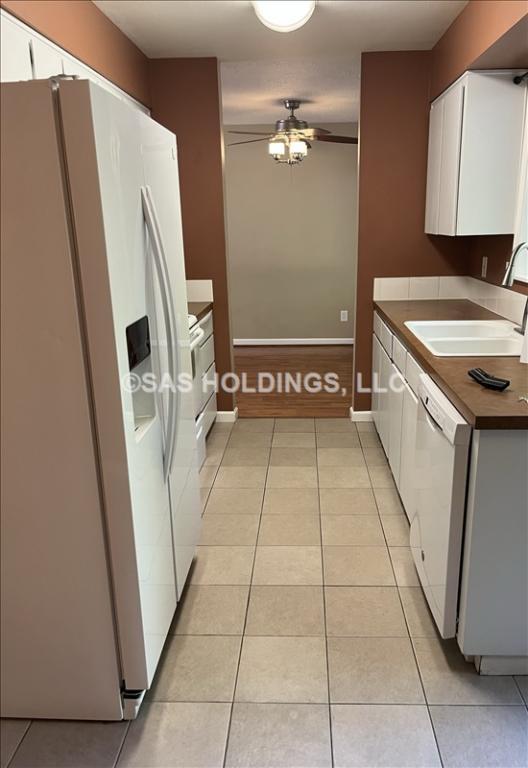 Building Photo - 11200 SW 83rd Ave