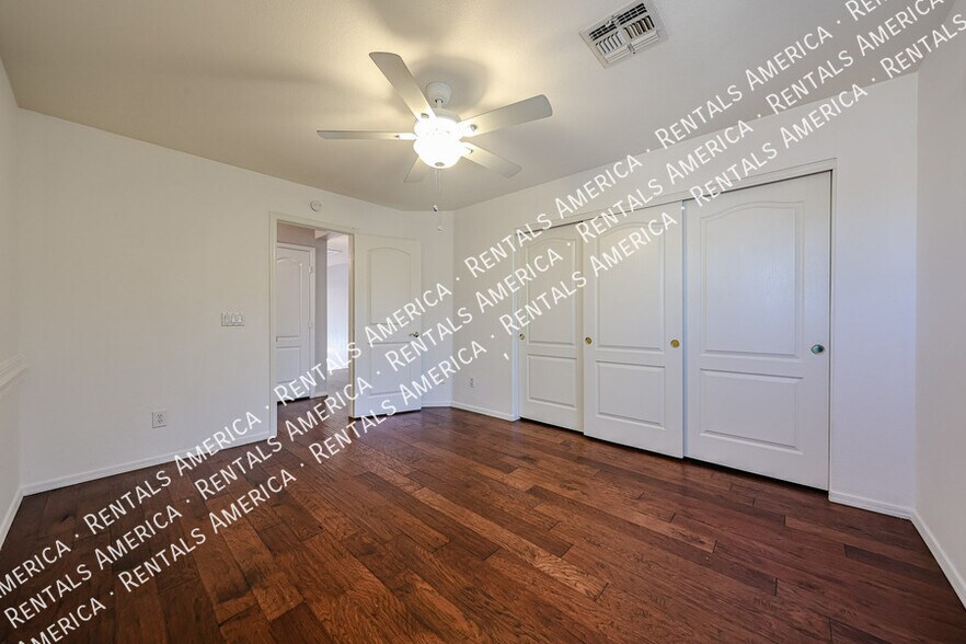Building Photo - 15039 N 54th Pl