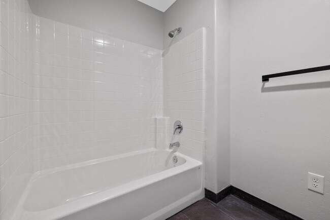 Building Photo - 147 S K St