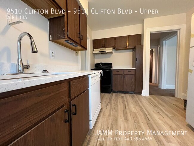 Building Photo - Updated 2 Bedroom Unit in Cleveland!