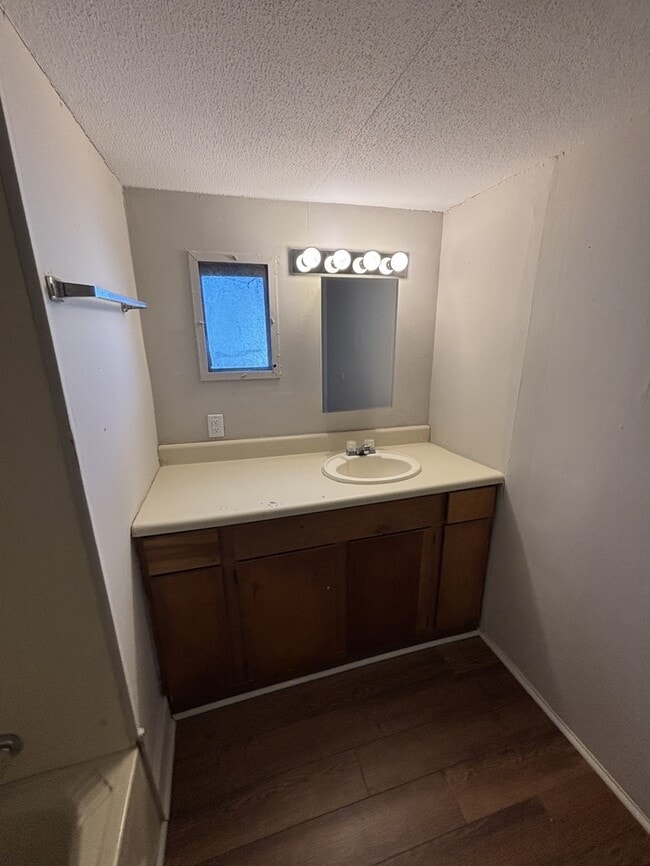 Building Photo - 300-27 Ricks Road