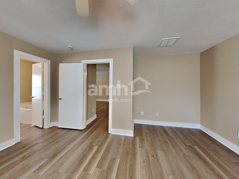 Building Photo - 802 Dragonfly Dr