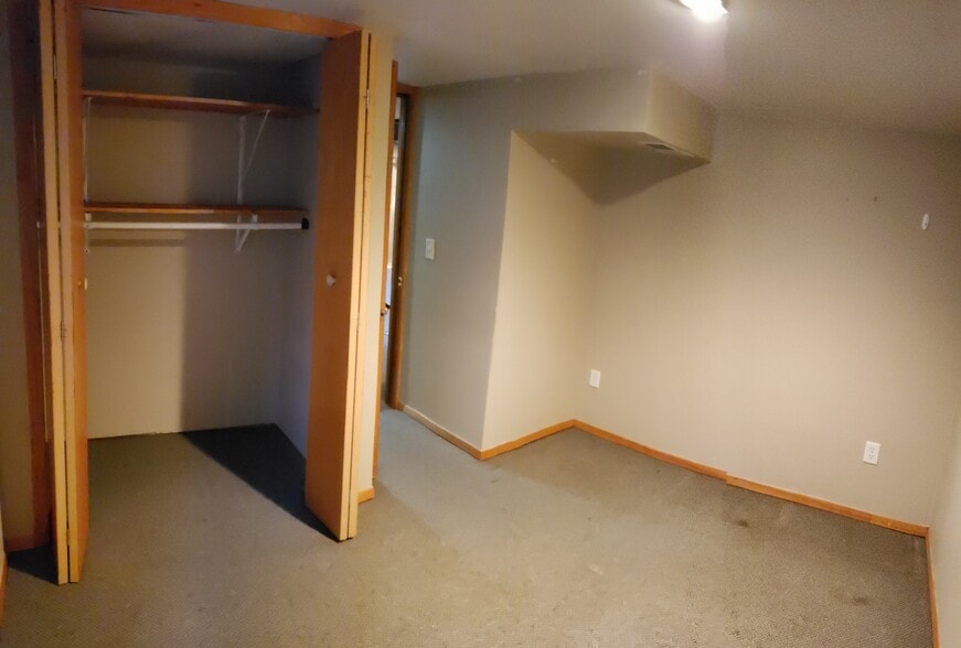 Building Photo - 1315 N 20th Ave E