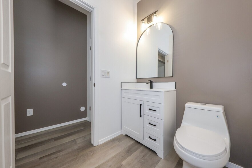 Building Photo - 718 S Harry P Stagg Dr