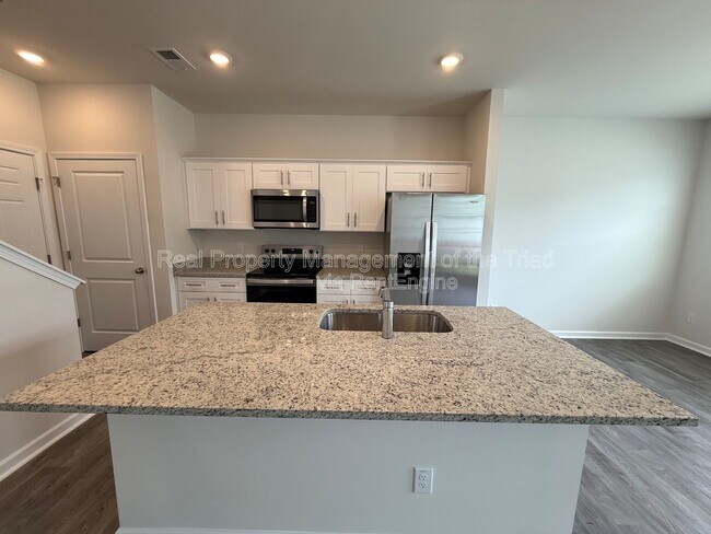 Building Photo - 1112 Broholmer Ln