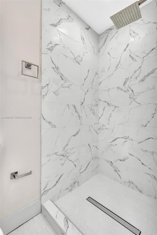 Building Photo - 1600 SW 9th St