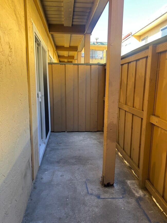 Building Photo - 2125 92nd Ave