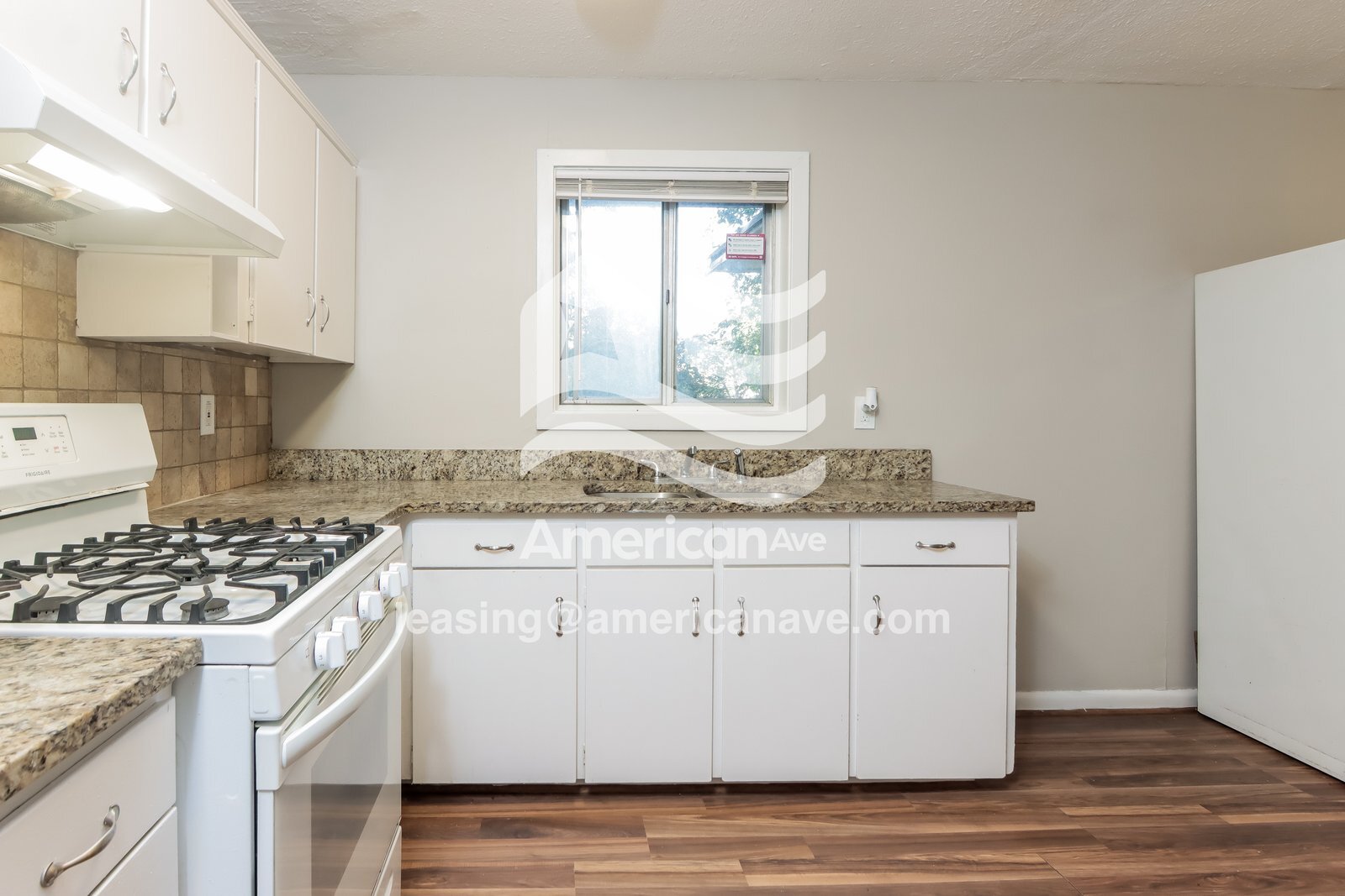 Building Photo - 939 Rosewood Dr