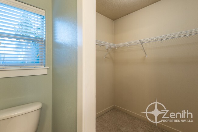 Building Photo - Waived Application Fees! Cozy 3 Bedroom En...