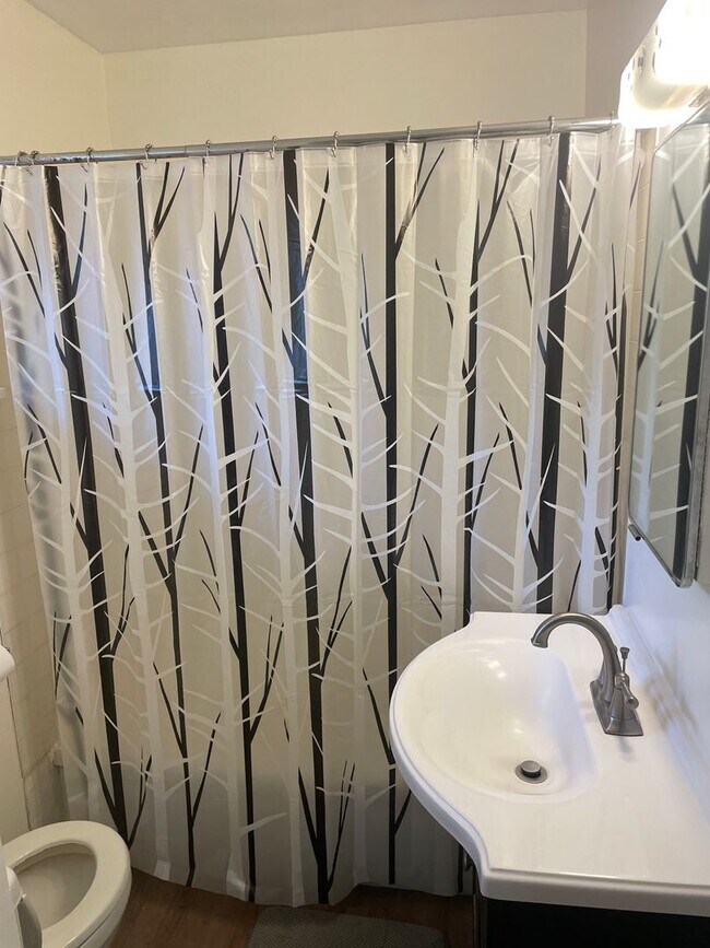 Building Photo - Off the beaten path