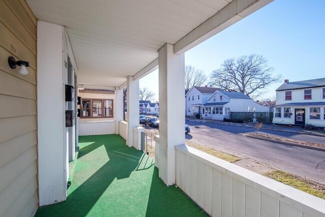Building Photo - 428 7th Ave