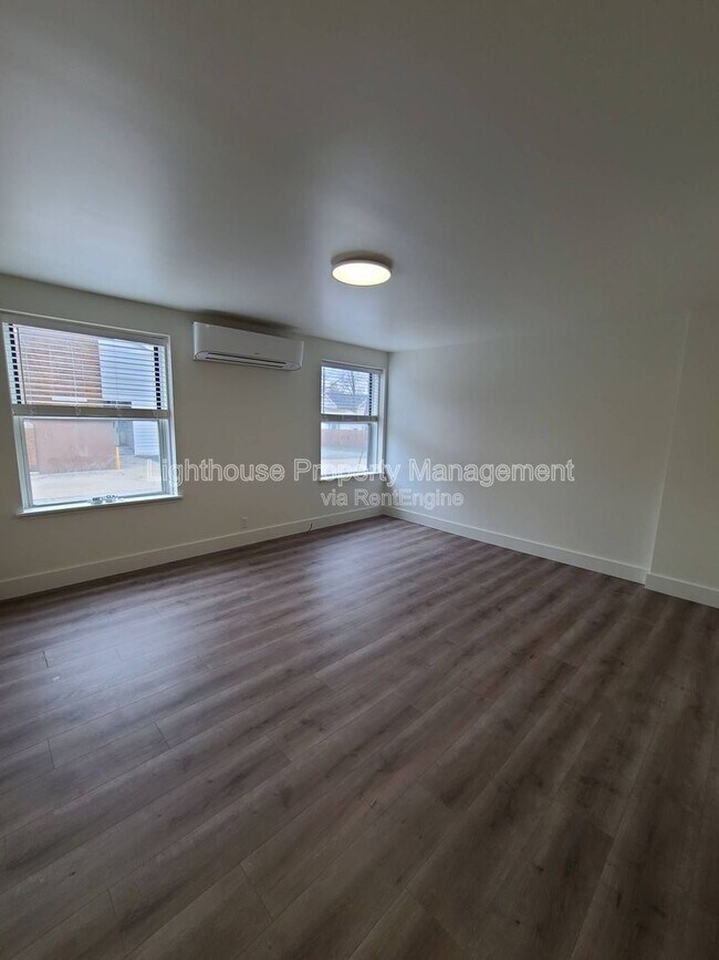 Building Photo - 917 Pearl St