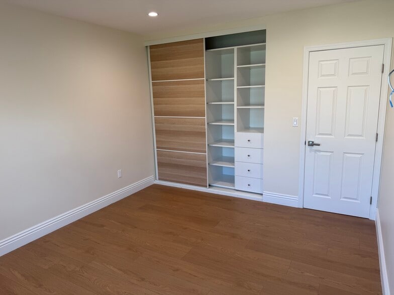 Building Photo - 11575 Garrick Ave