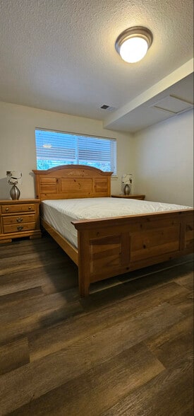 Building Photo - 3 bedrooms For Rent