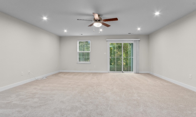 Building Photo - WOW! Amazing 3 story condo for rent