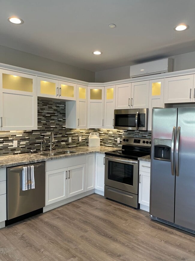 Building Photo - Unfurnished Tiny Home