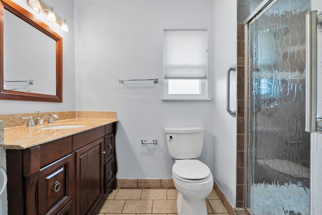 Building Photo - Charming 3-Bedroom Home in Prime Location!